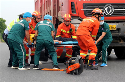 永新沛县道路救援